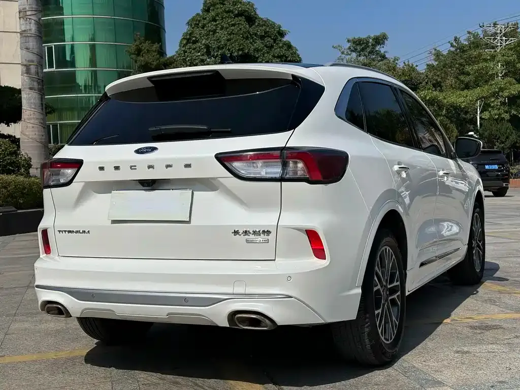 Ford Escape 2021 из CN, фото 2