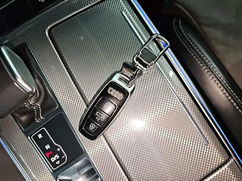 Audi A6L 2021 из CN, фото 9