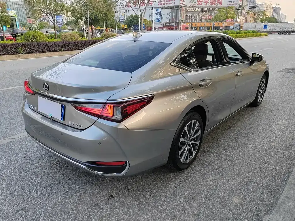 Lexus ES 2023 из CN, фото 7