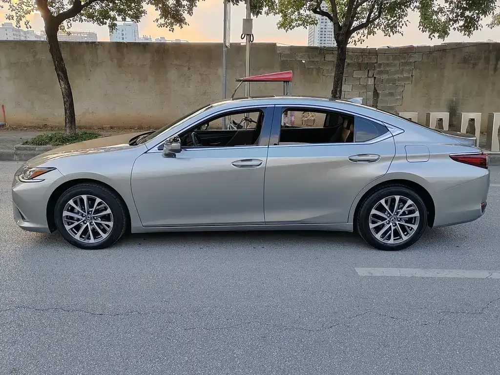 Lexus ES 2023 из CN, фото 10