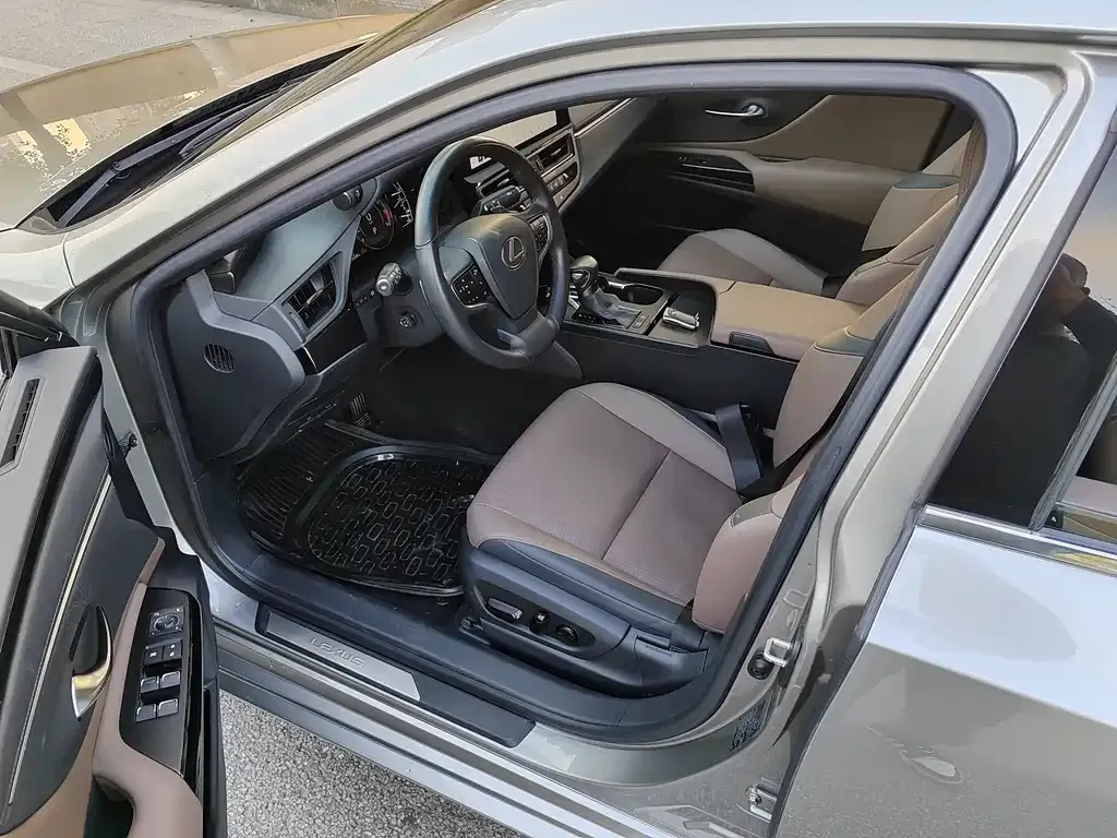 Lexus ES 2023 из CN, фото 4
