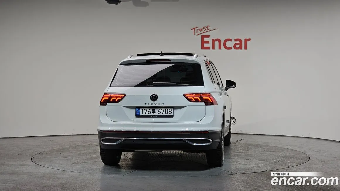 Volkswagen Tiguan — фото 5