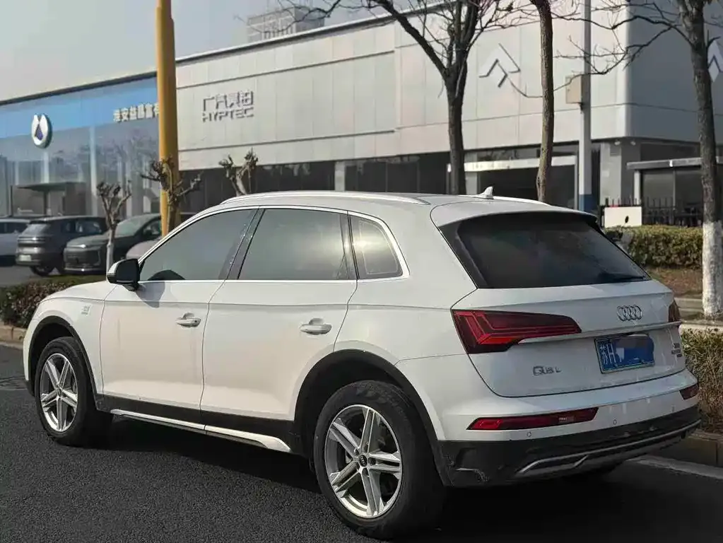 Audi Q5L — фото 4