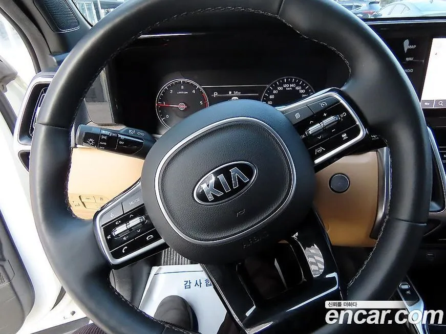Kia Sorento — фото 10