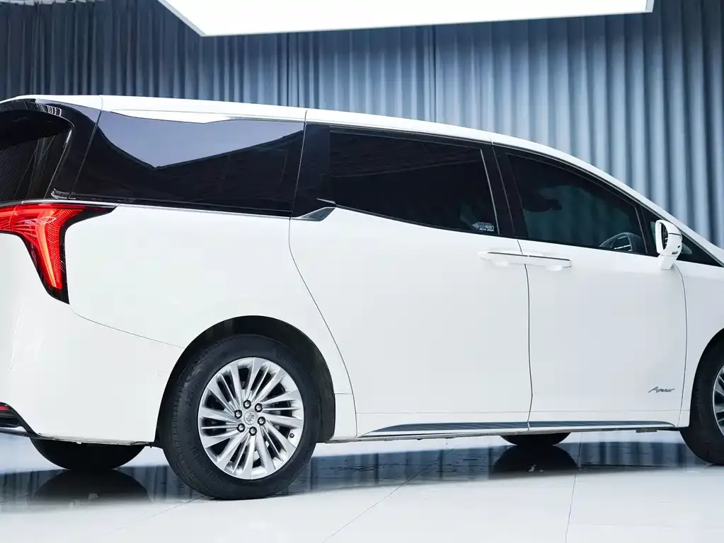 Buick Century 2023 из CN, фото 2