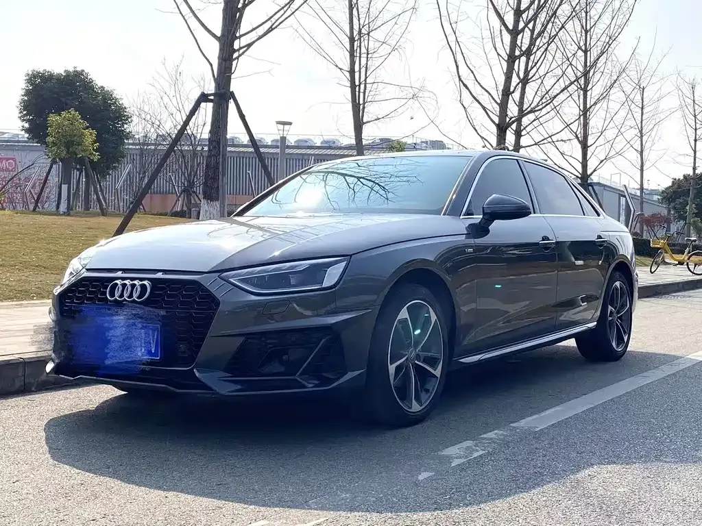 Audi A4L 2022 из CN, фото 1
