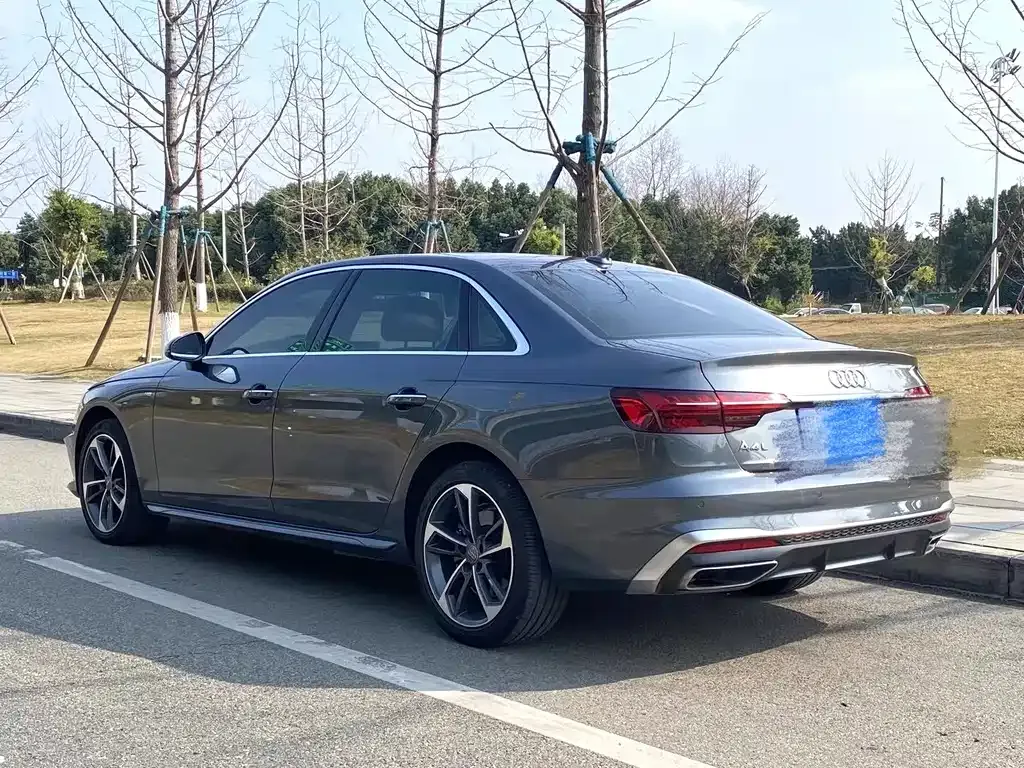 Audi A4L 2022 из CN, фото 7