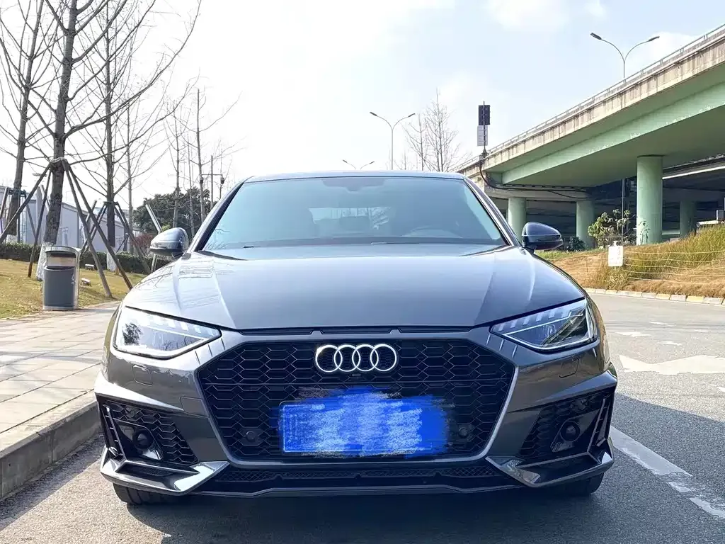 Audi A4L 2022 из CN, фото 8