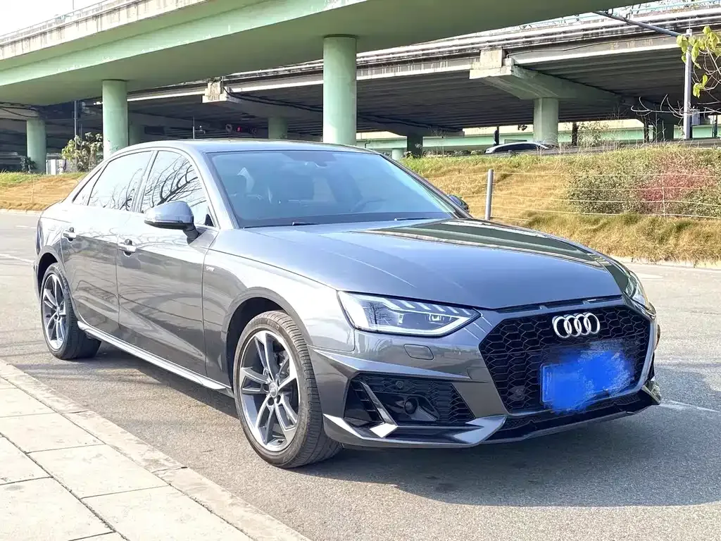 Audi A4L 2022 из CN, фото 2