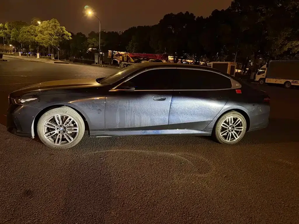 BMW 5 Series 2025 из CN, фото 4