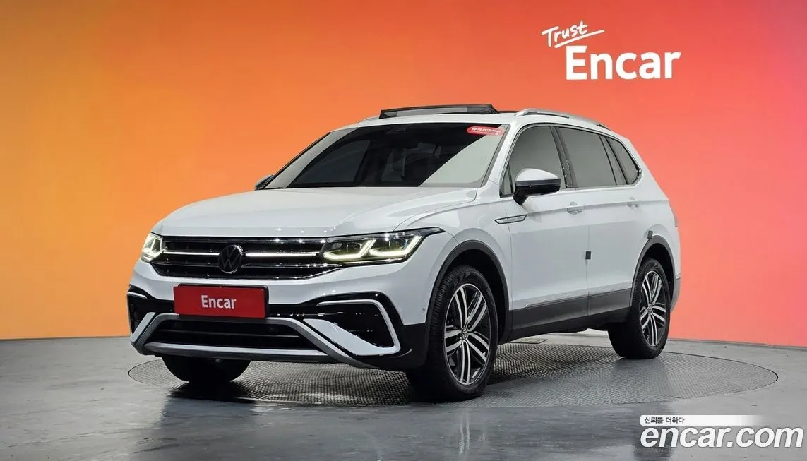 Volkswagen Tiguan — фото 1