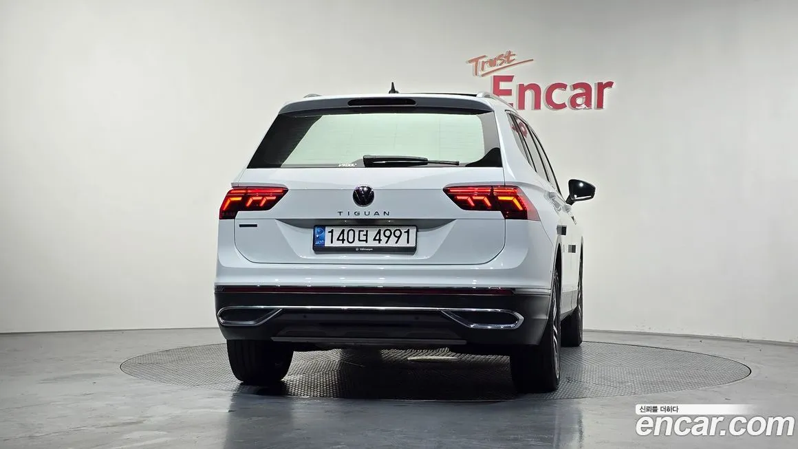 Volkswagen Tiguan — фото 6