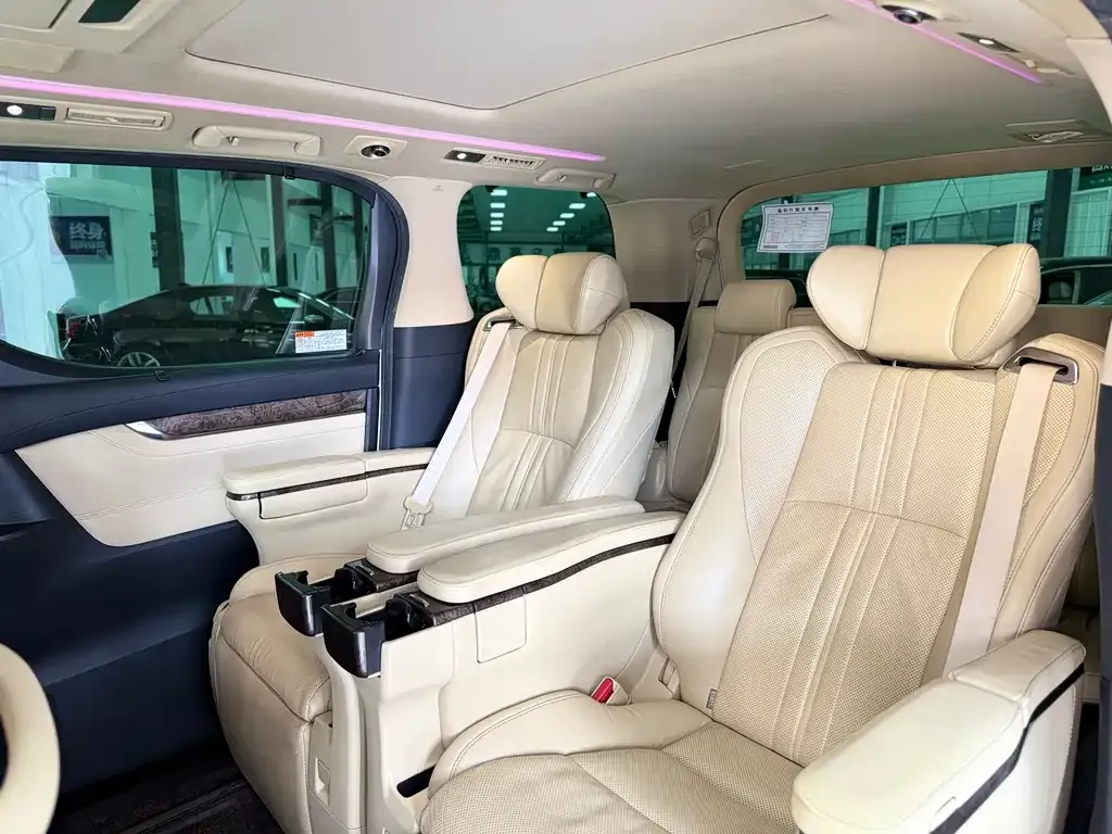 Toyota Alphard 2022 из CN, фото 2