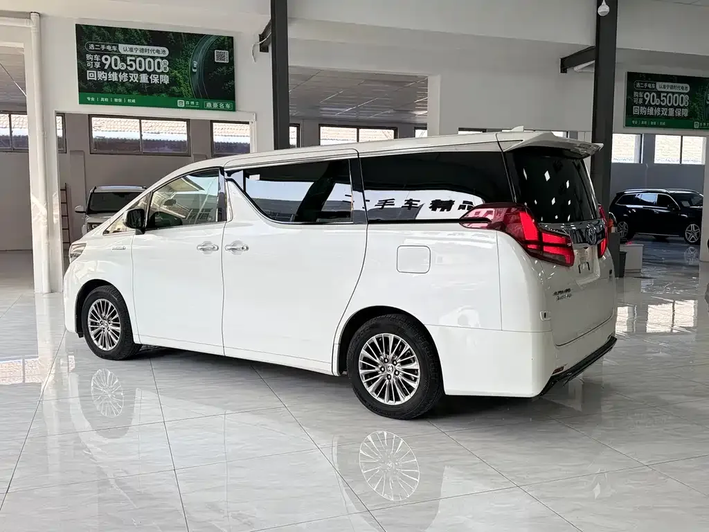 Toyota Alphard 2022 из CN, фото 10