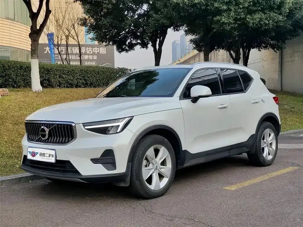 Volvo XC40 2023 из CN, фото 1