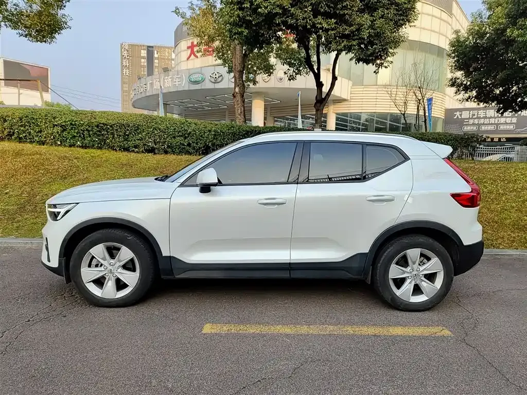 Volvo XC40 2023 из CN, фото 9