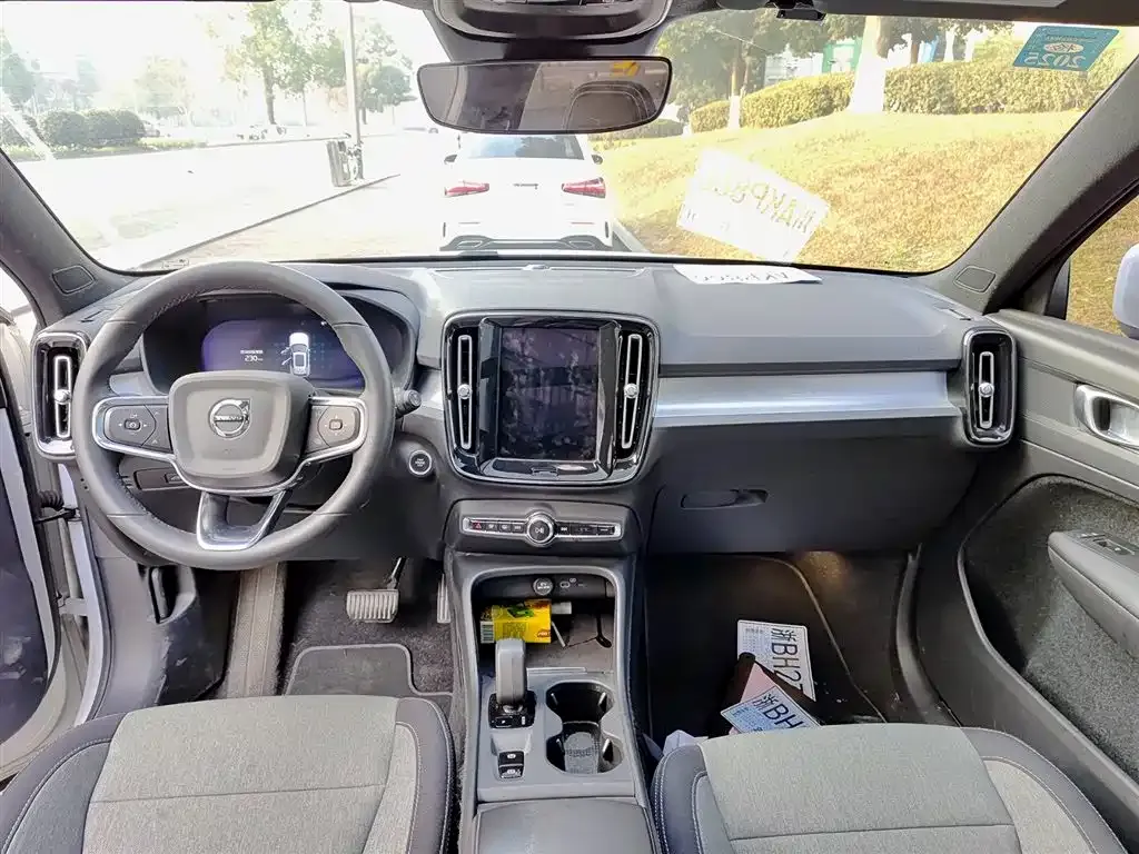 Volvo XC40 2023 из CN, фото 8