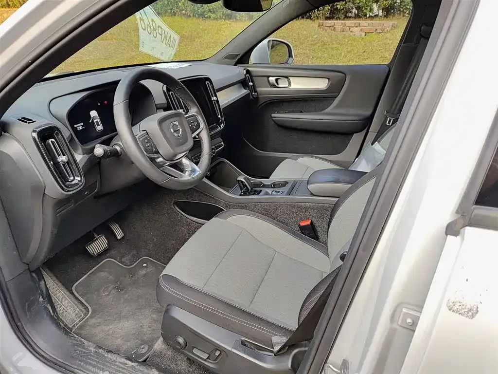 Volvo XC40 2023 из CN, фото 4