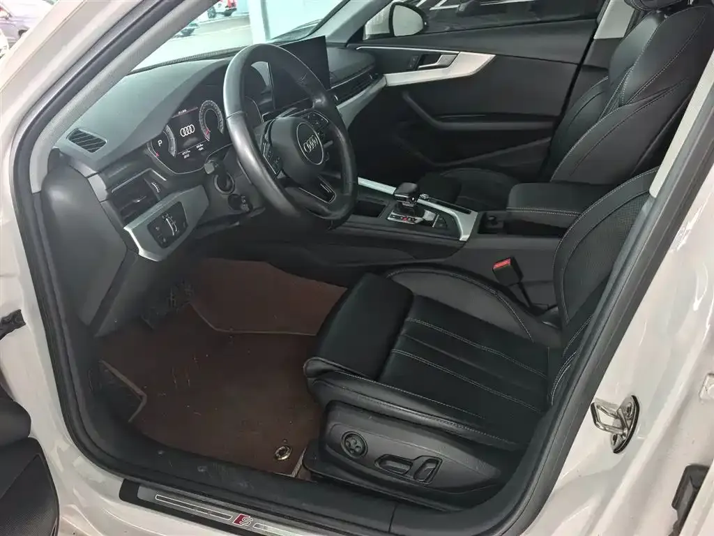 Audi A4L 2022 из CN, фото 9