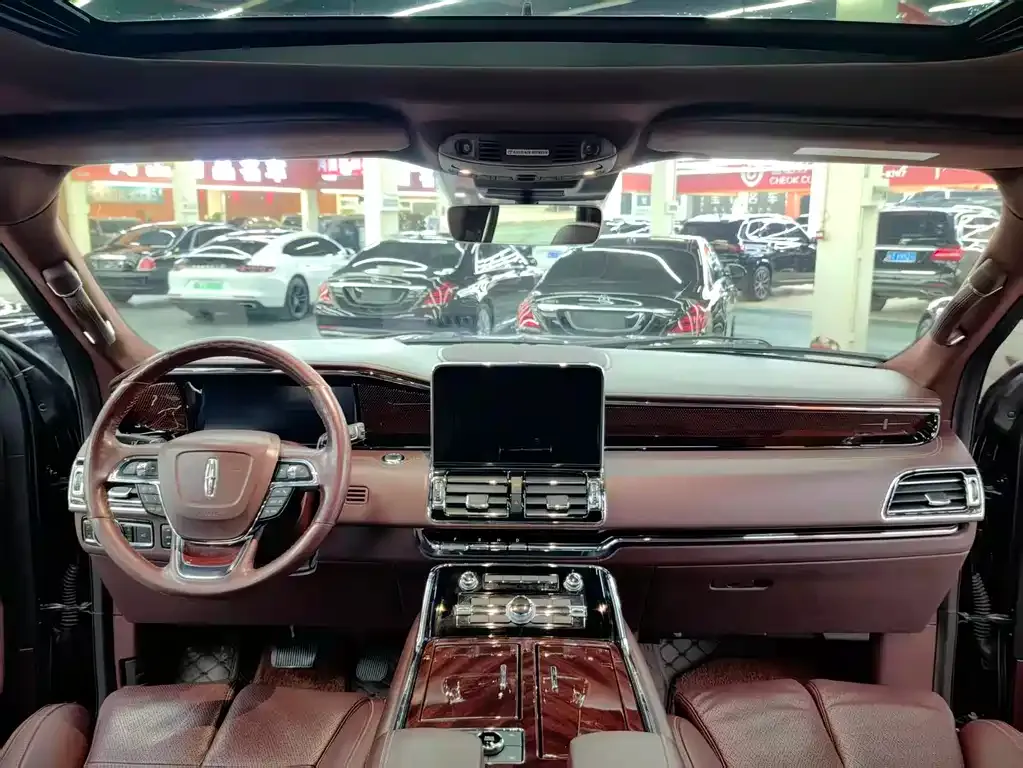 Lincoln Navigator 2021 из CN, фото 2