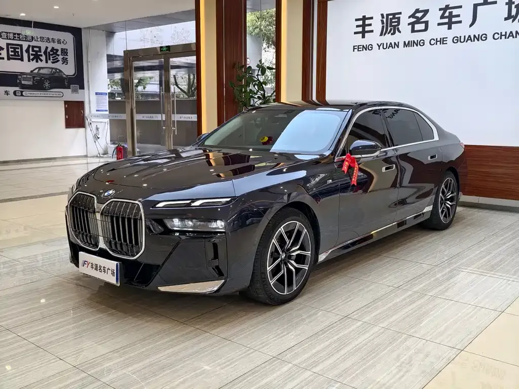 BMW 7 Series 2023 из CN, фото 1