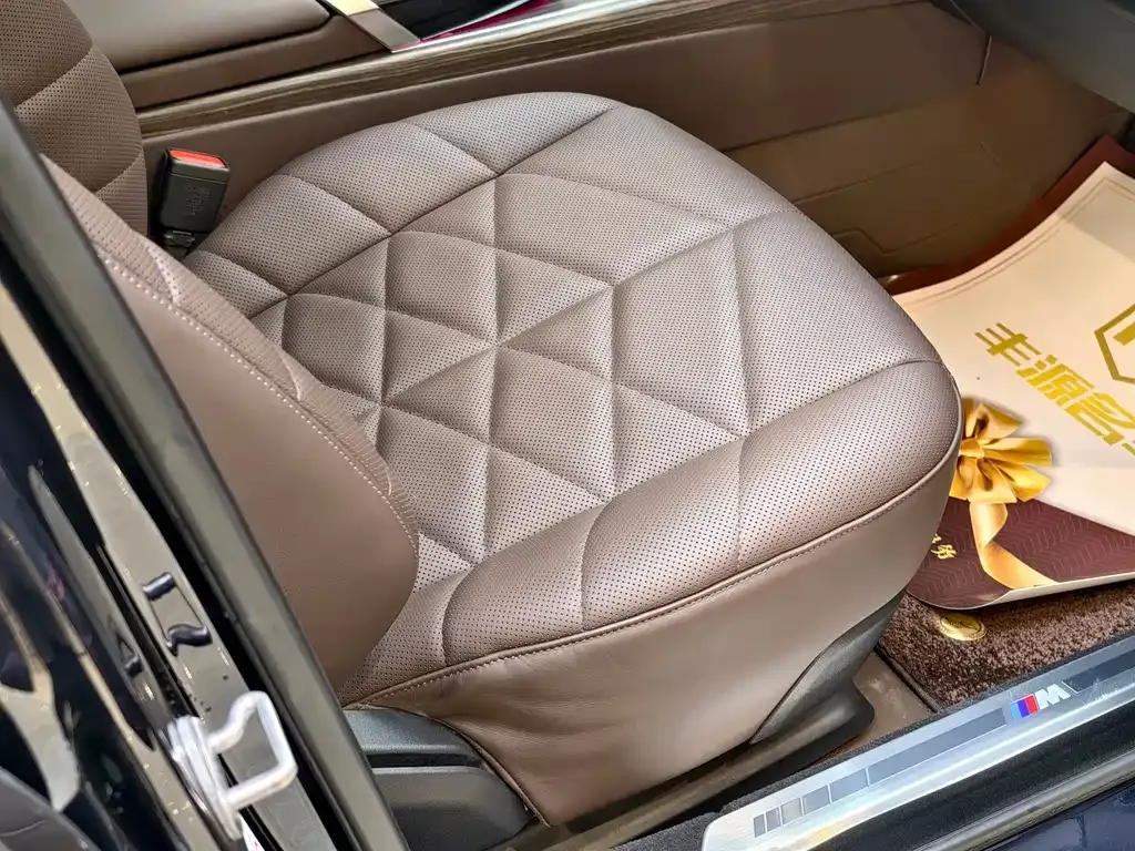 BMW 7 Series 2023 из CN, фото 3