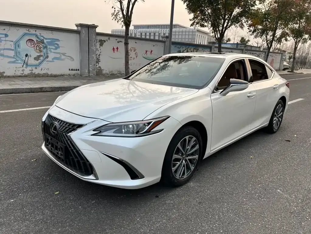 Lexus ES 2023 из CN, фото 1