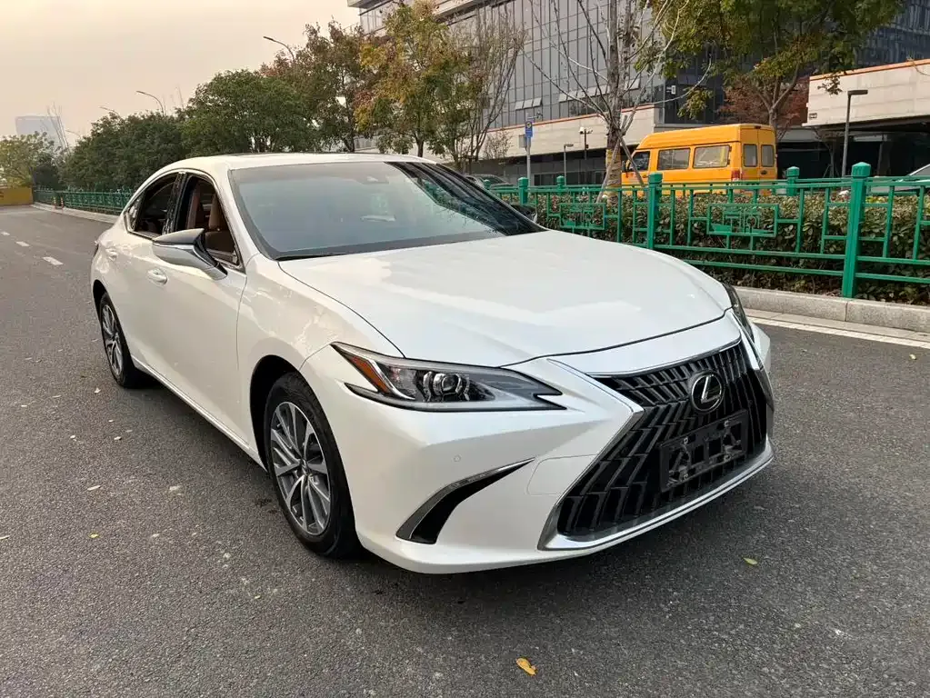 Lexus ES 2023 из CN, фото 6