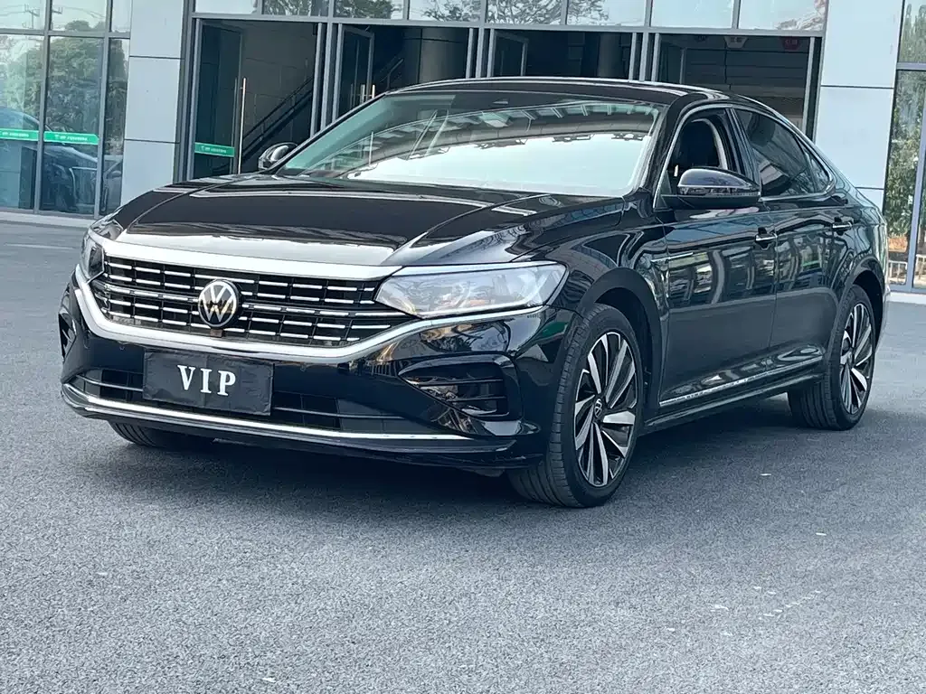 Volkswagen Passat — фото 1