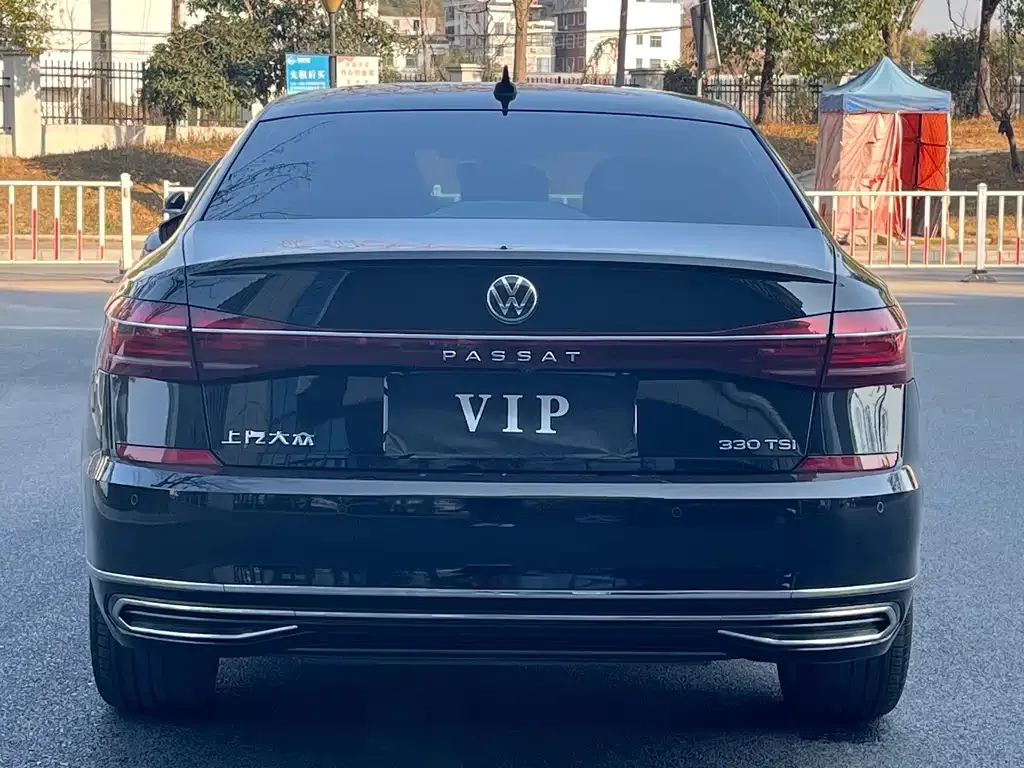 Volkswagen Passat — фото 4