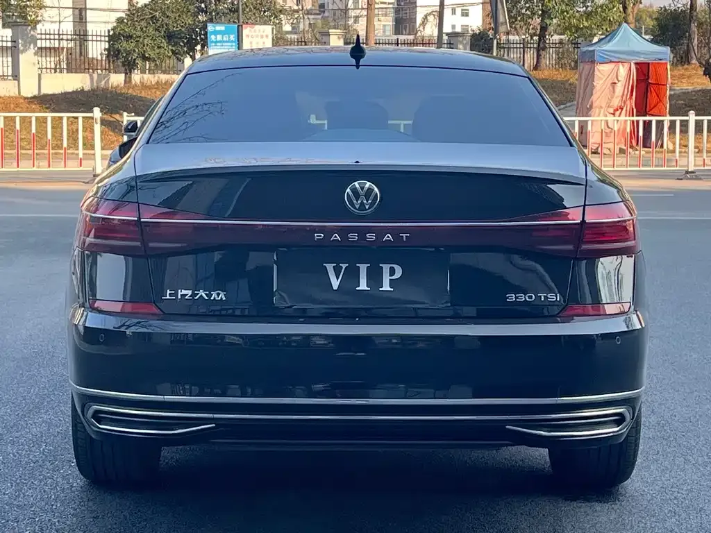 Volkswagen Passat — фото 2