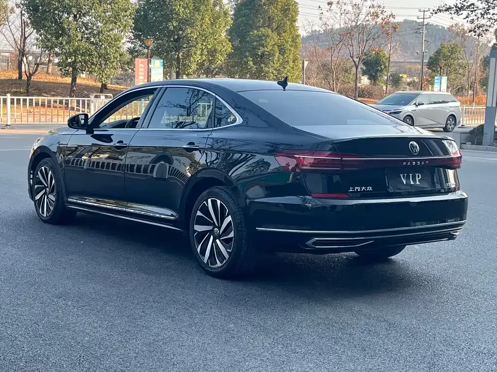 Volkswagen Passat — фото 9