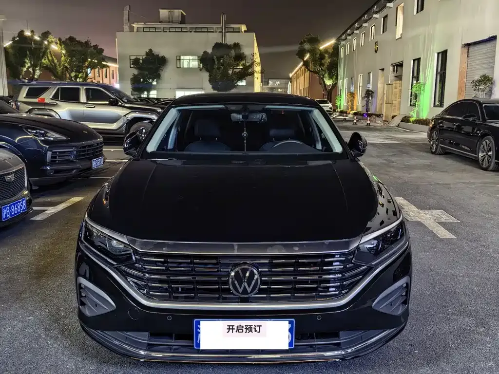 Volkswagen Passat — фото 1