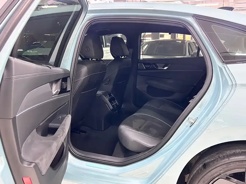 Volkswagen Passat — фото 9
