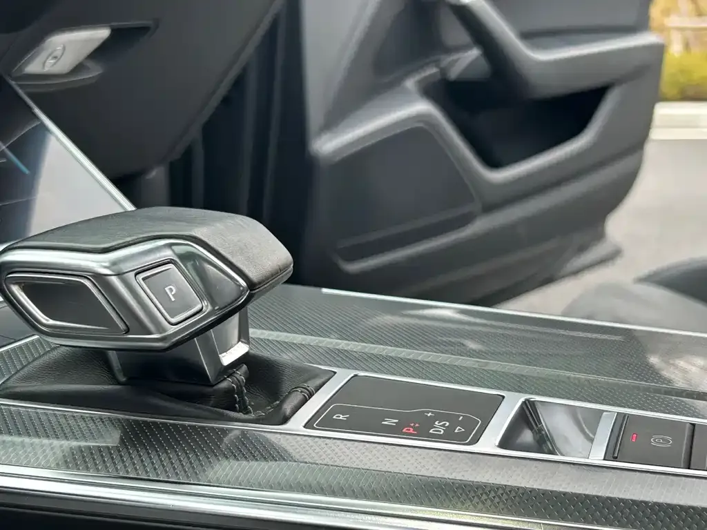 Audi A6L 2021 из CN, фото 5