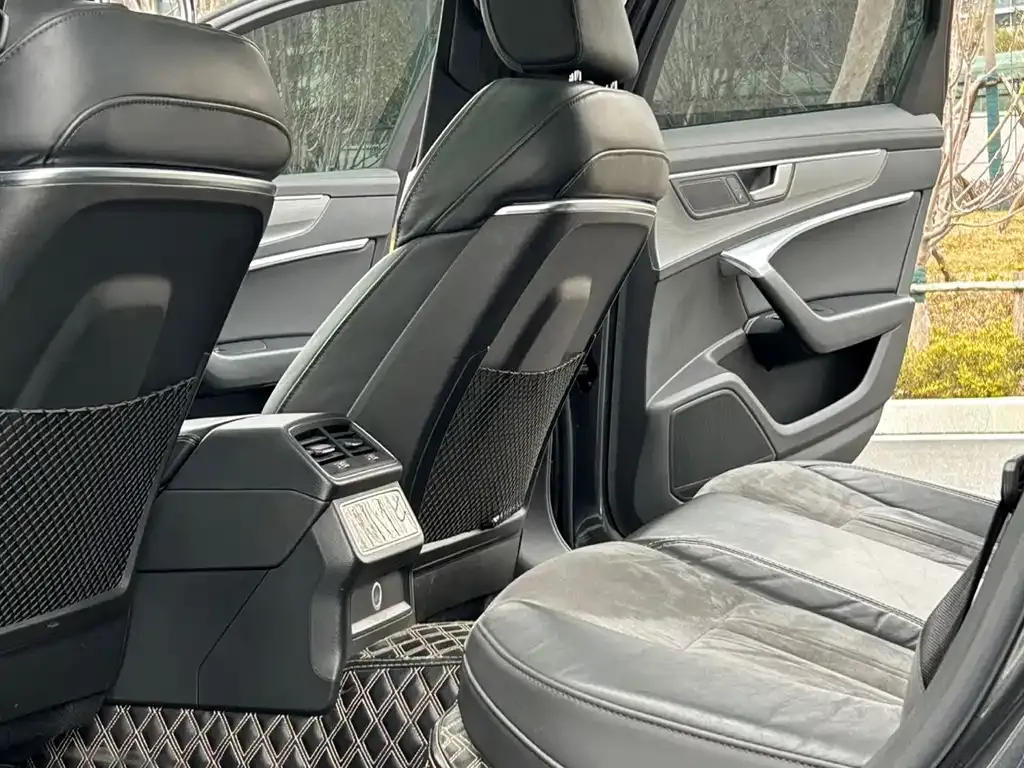 Audi A6L 2021 из CN, фото 9