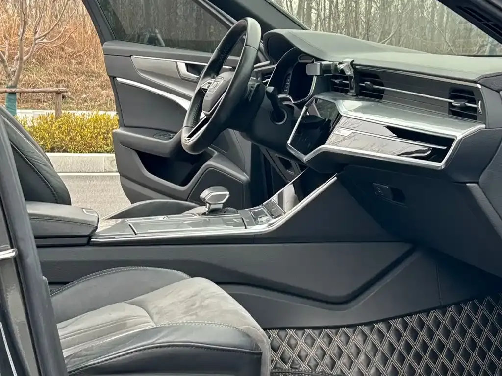 Audi A6L 2021 из CN, фото 8