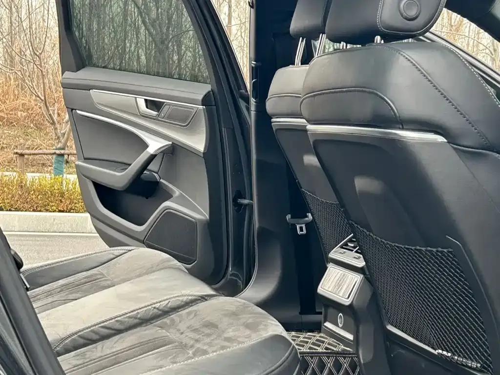 Audi A6L 2021 из CN, фото 6