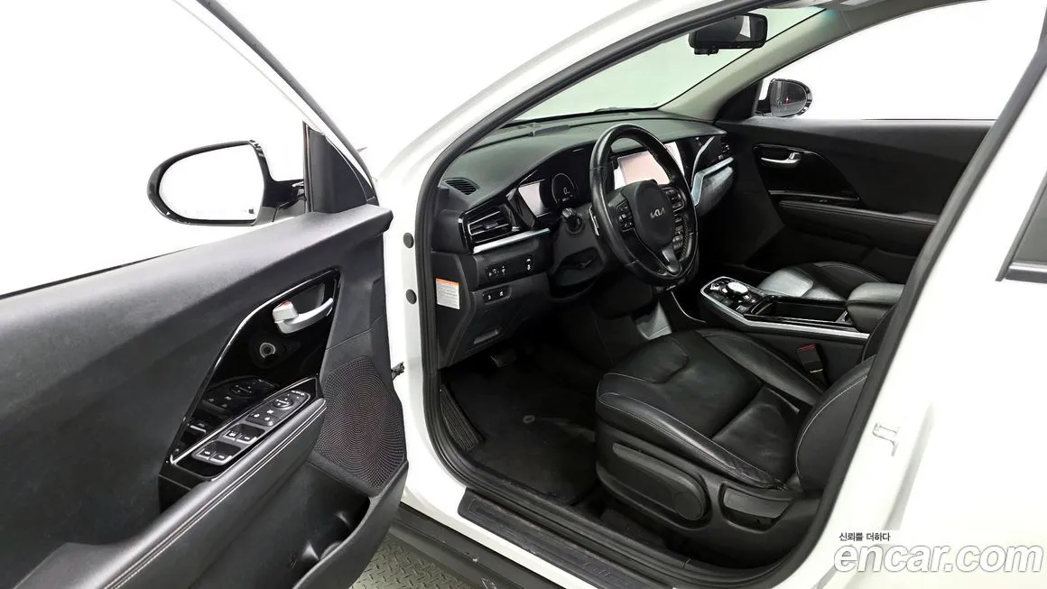 Kia Niro — фото 10