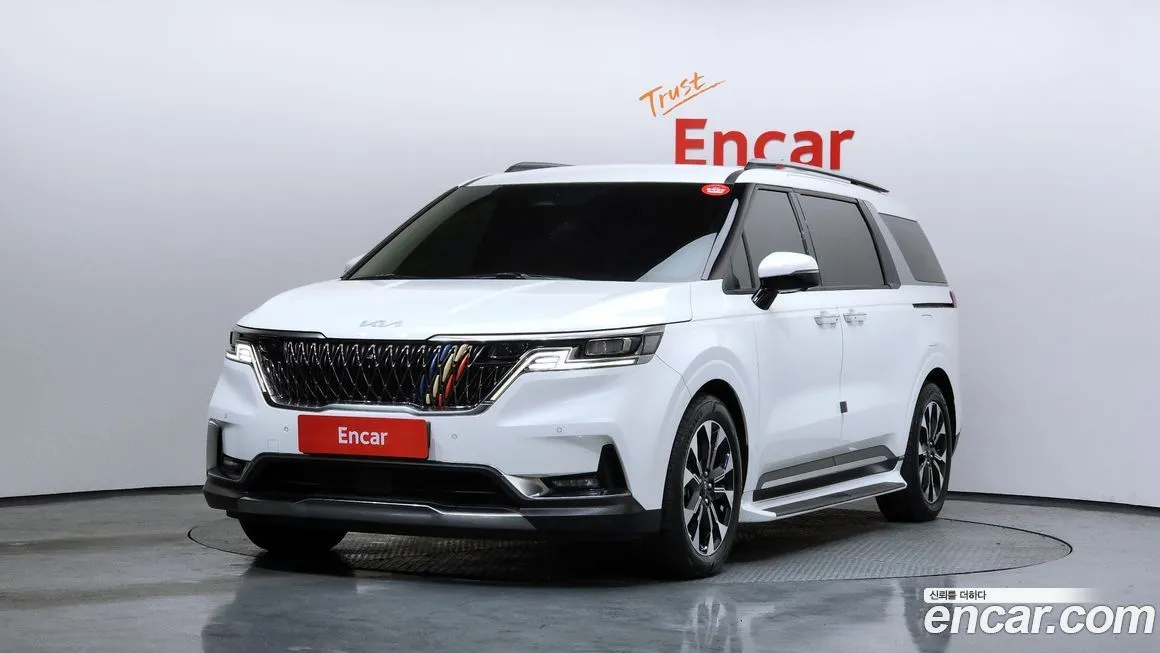Kia Carnival — фото 1