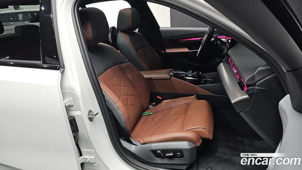 BMW 5-Series 2025 из KR, фото 9