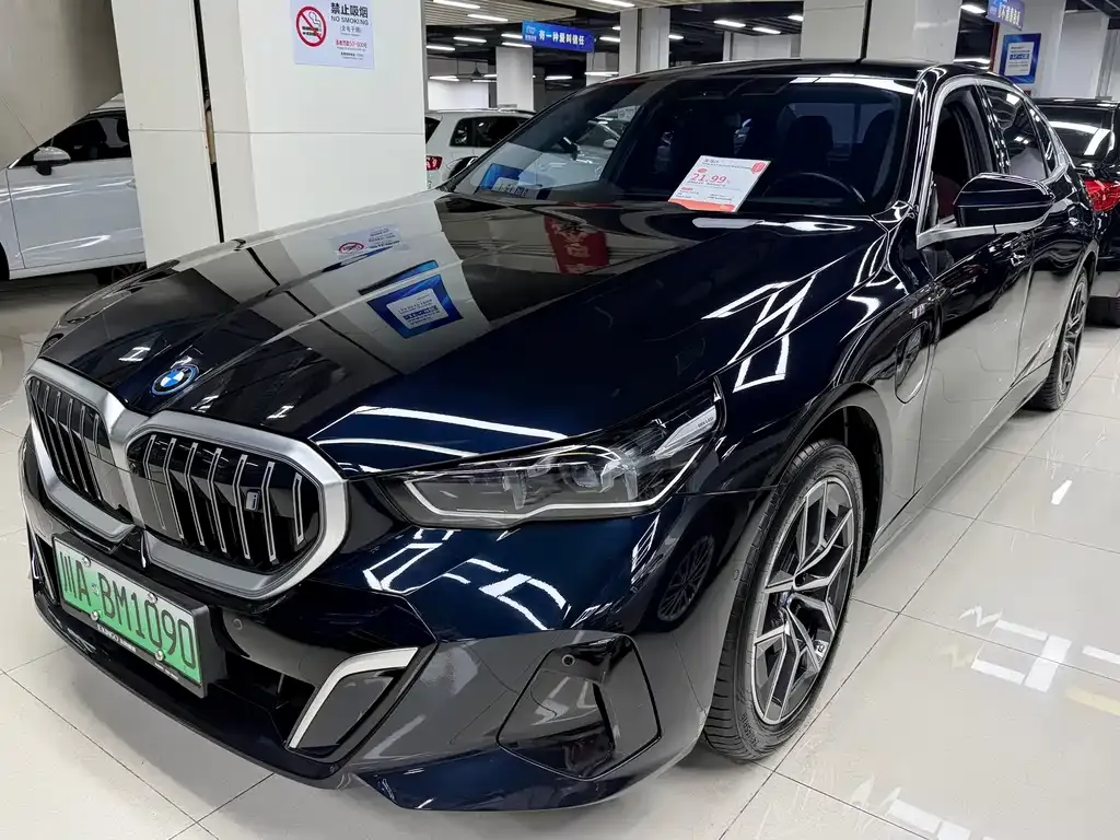 BMW i5 — фото 1