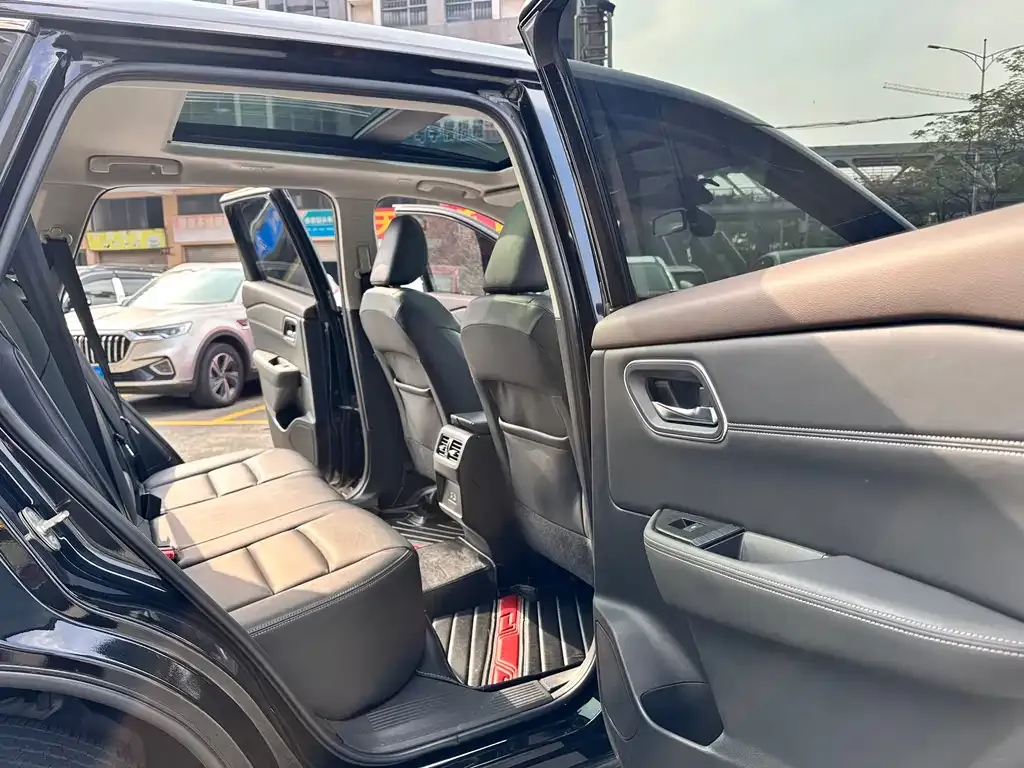 Nissan X-Trail 2022 из CN, фото 2