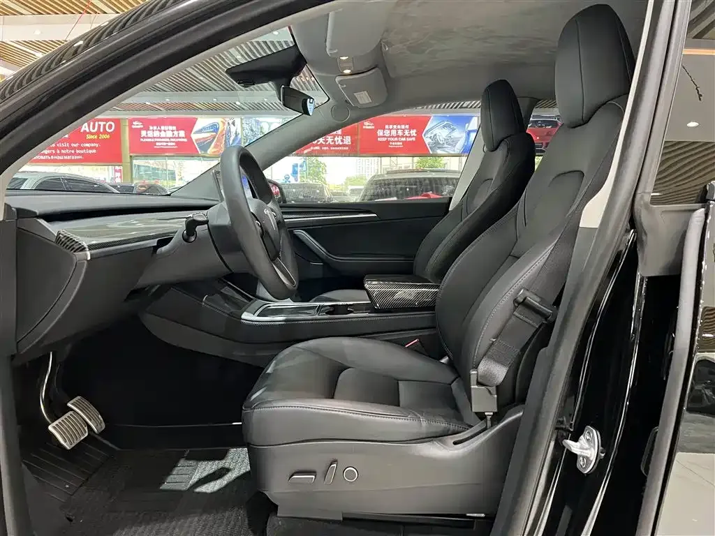 Tesla Model Y — фото 9