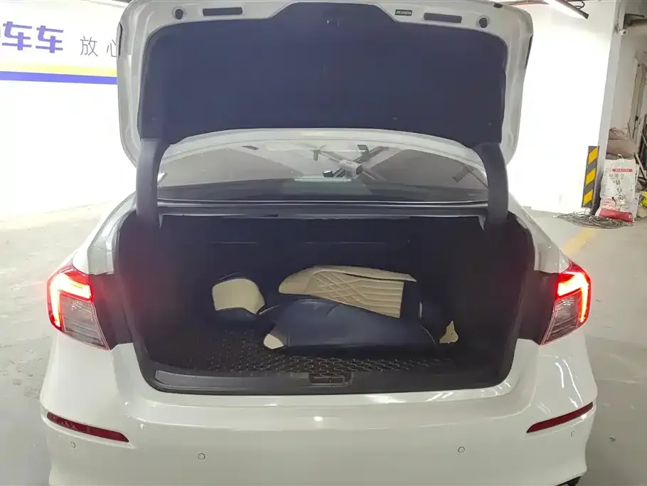 Honda Civic 2025 из CN, фото 2