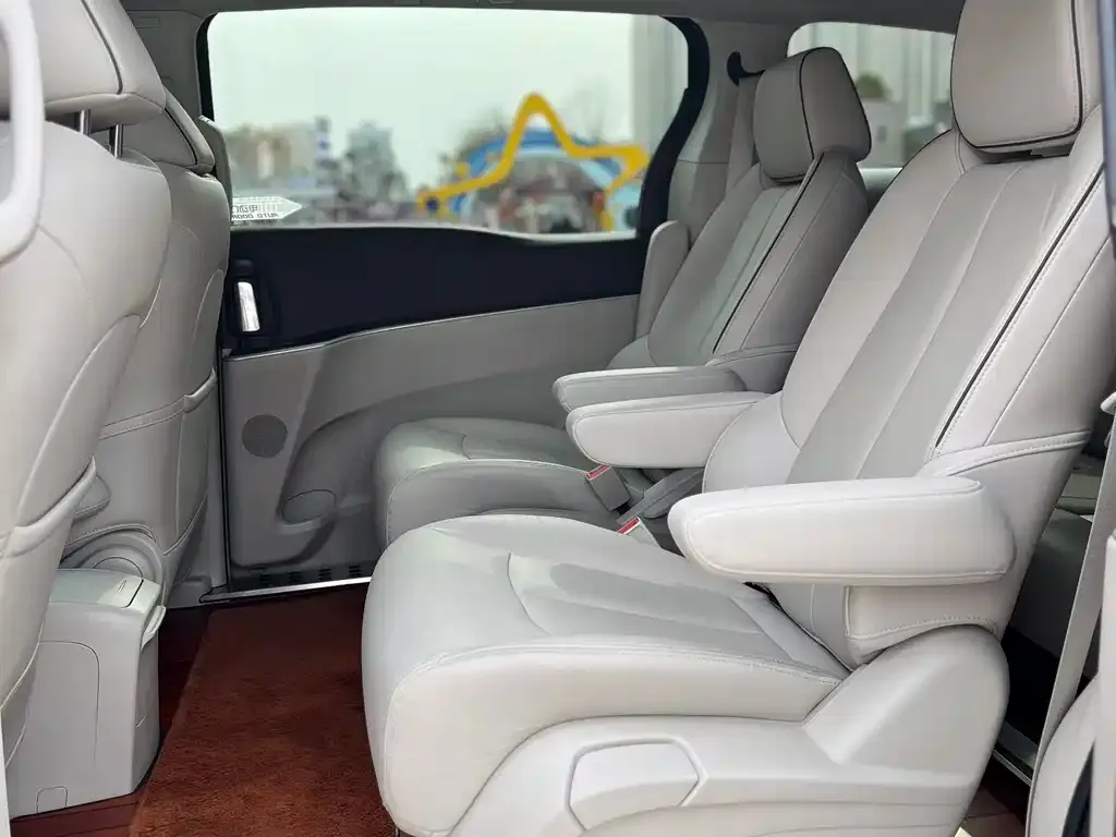 Buick GL8 2021 из CN, фото 10