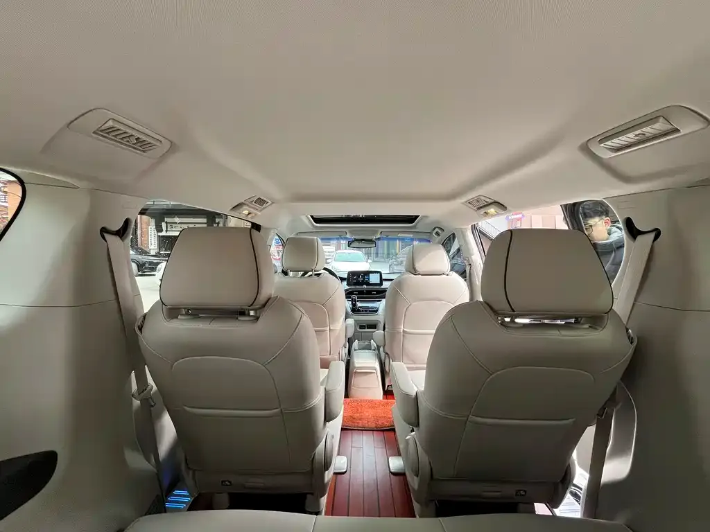 Buick GL8 2021 из CN, фото 2