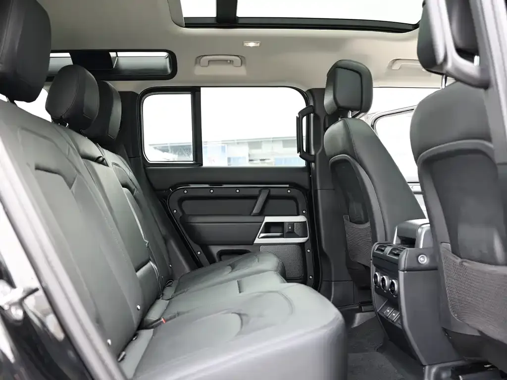 Land Rover Defender 2023 из CN, фото 3