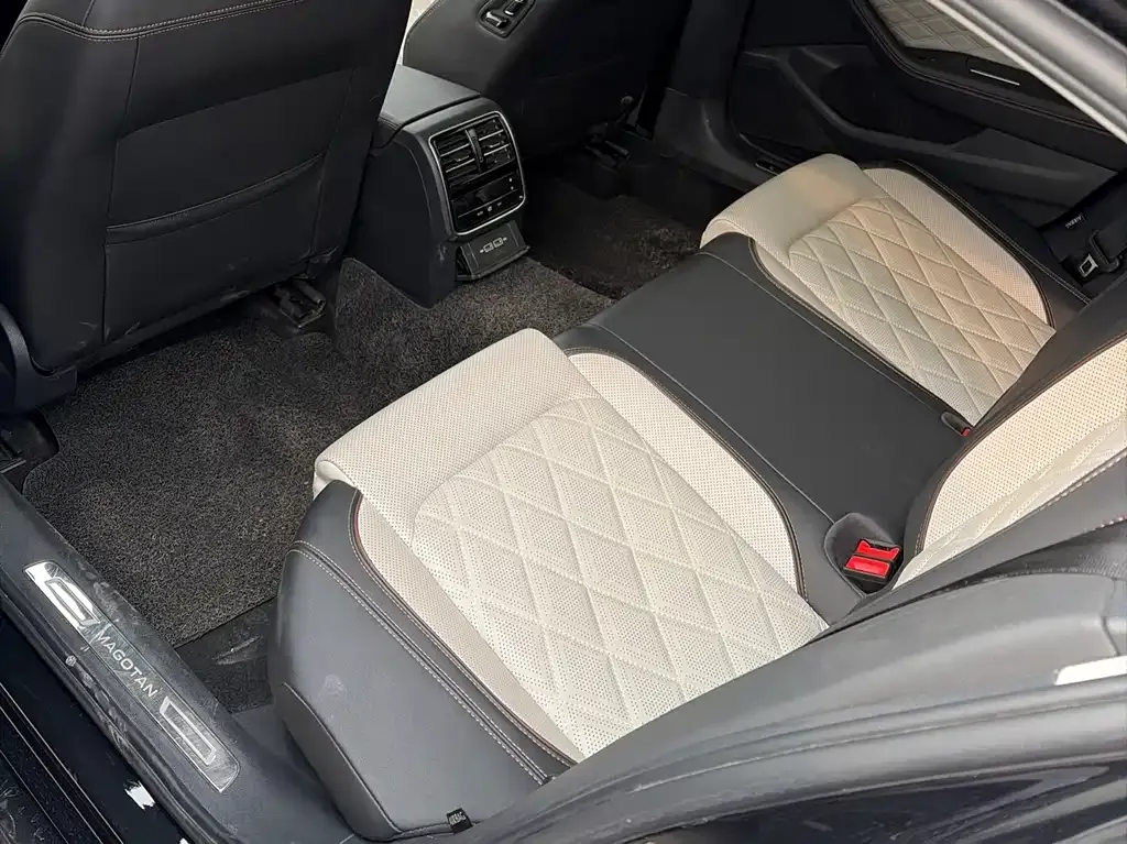 Volkswagen Magotan 2023 из CN, фото 8