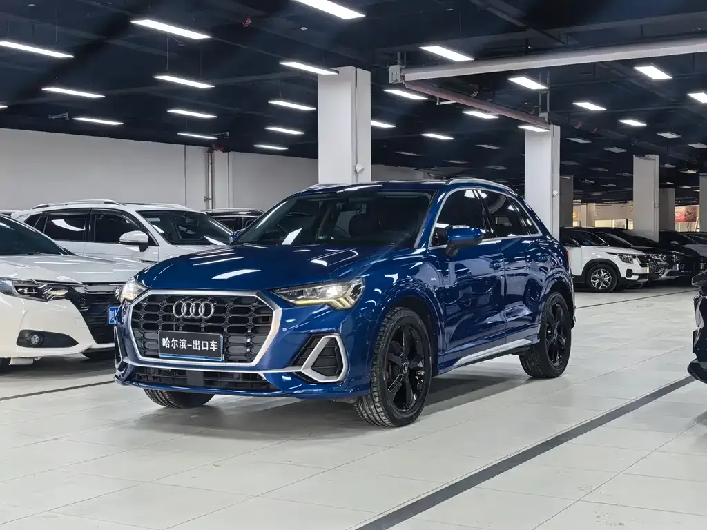 Audi Q3 — фото 1